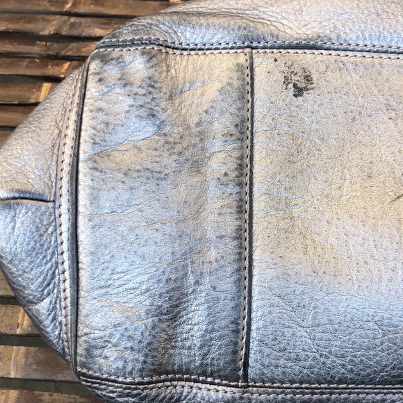 B. Makowsky silver metallic leather handbag with gold hardware - Picture 11 of 16